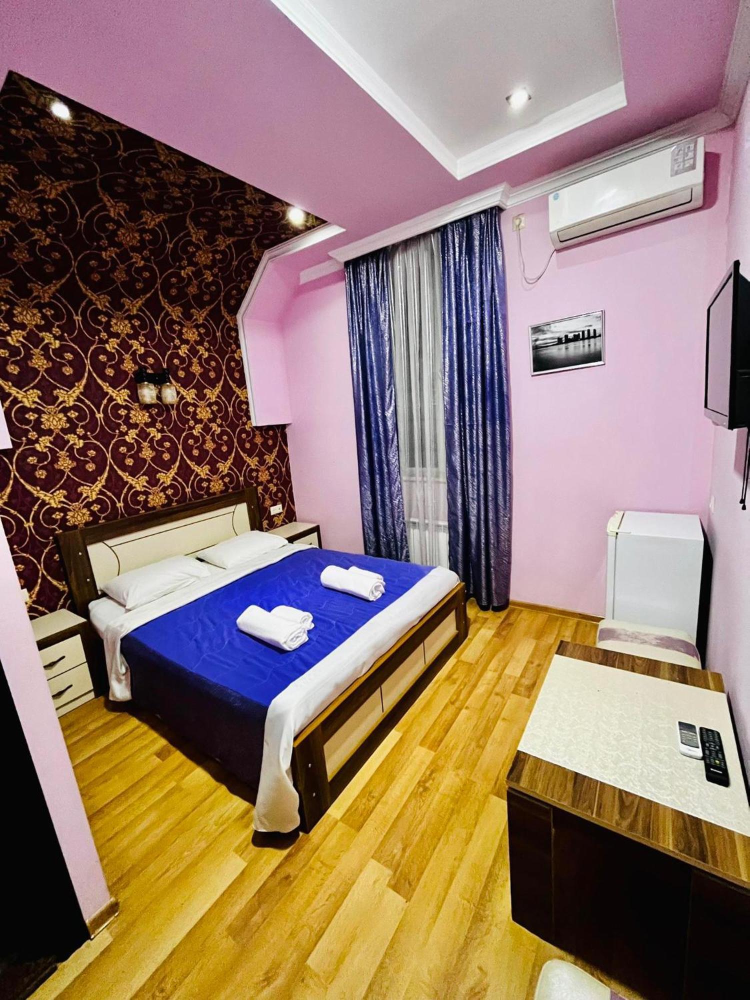 Lux Palace Hotel Kutaisi Eksteriør billede