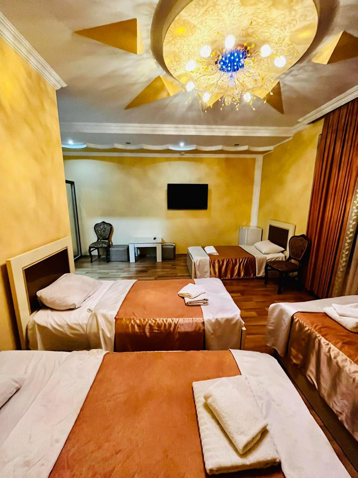 Lux Palace Hotel Kutaisi Eksteriør billede