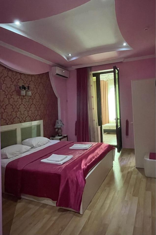 Lux Palace Hotel Kutaisi Eksteriør billede
