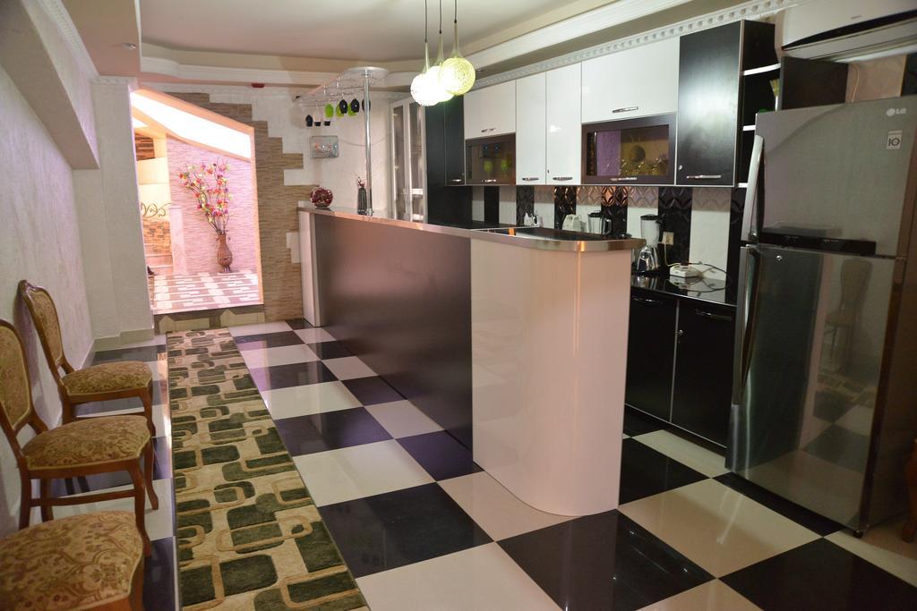 Lux Palace Hotel Kutaisi Eksteriør billede