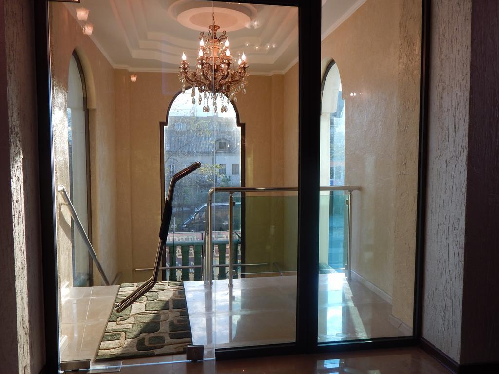 Lux Palace Hotel Kutaisi Eksteriør billede
