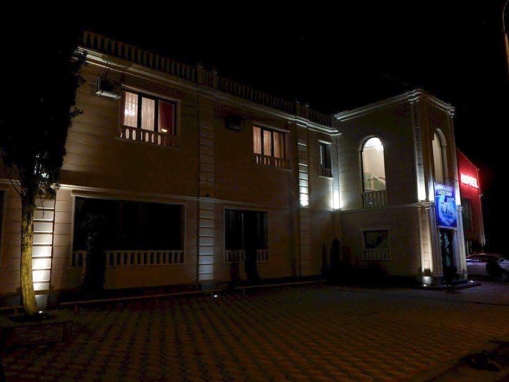 Lux Palace Hotel Kutaisi Eksteriør billede
